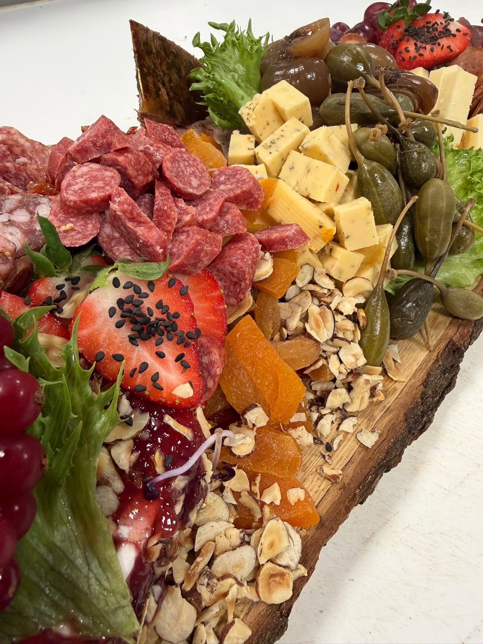 Jordbærlagkage fra Lunderskov Bageri & Tapas